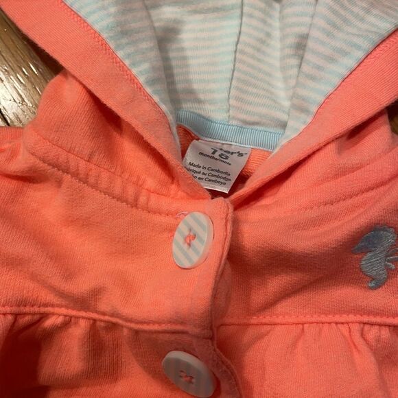 CARTER'S Carter’s 18 m top. Good condition! Cute for spring - Picture 3 of 3
